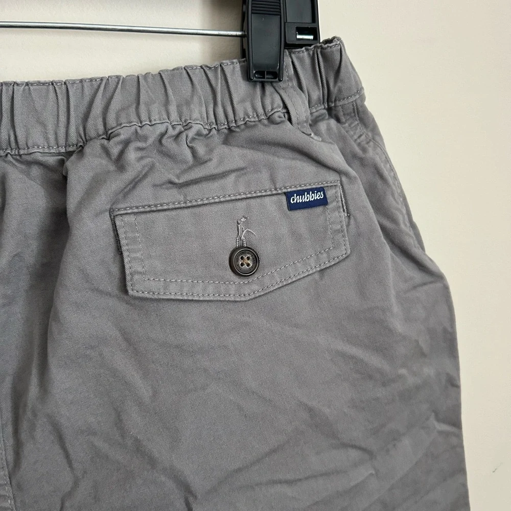 Chubbies Grey 5.5” Inseam Regular Fit Shorts Size Medium - Picture 4 of 8